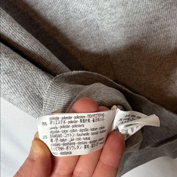 Zara Gray Ribbed Knit Sleeveless Turtleneck Sweater. Size Large. - Picture 6 of 6